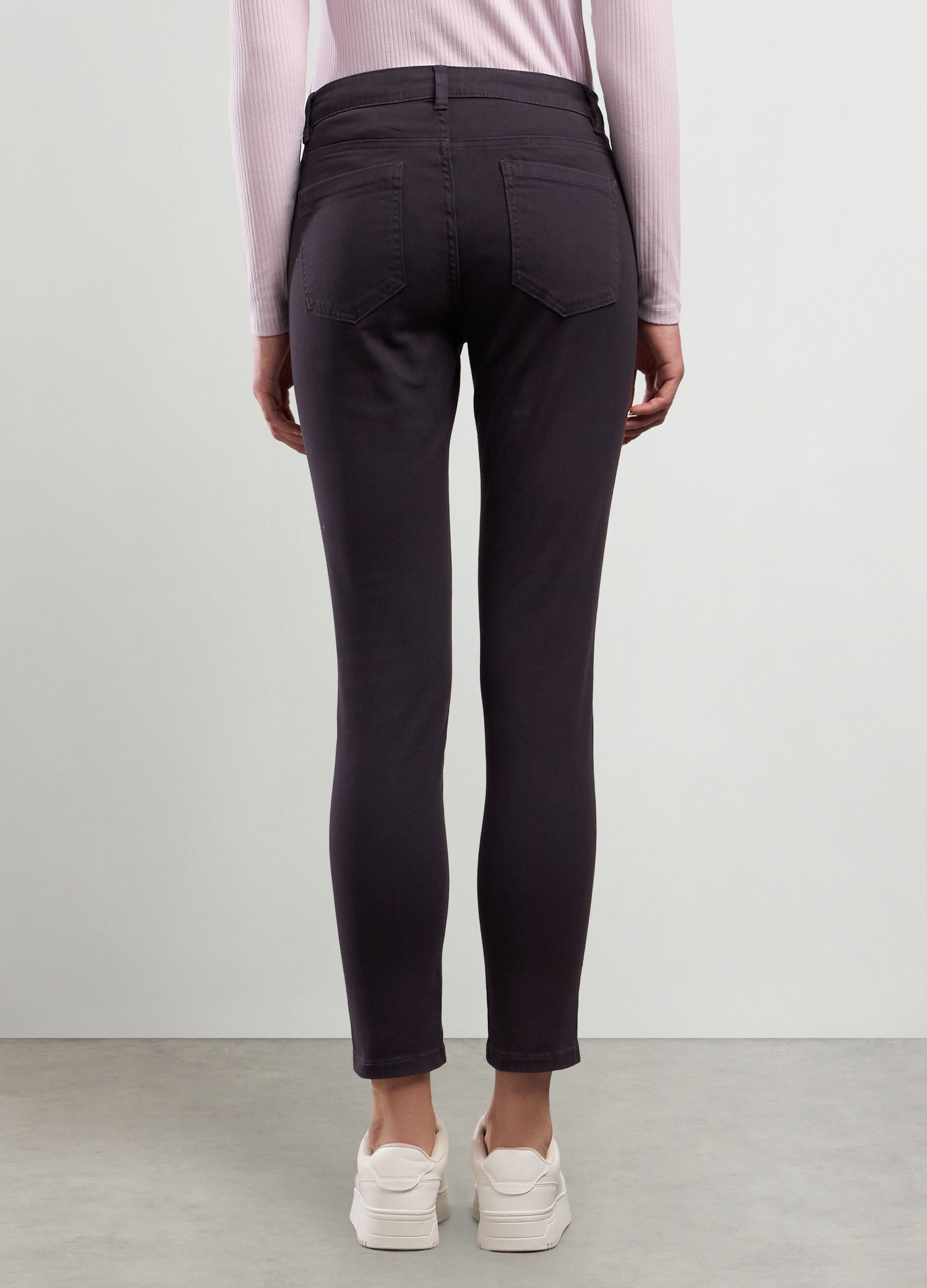 Pantaloni in cotone stretch donna_1