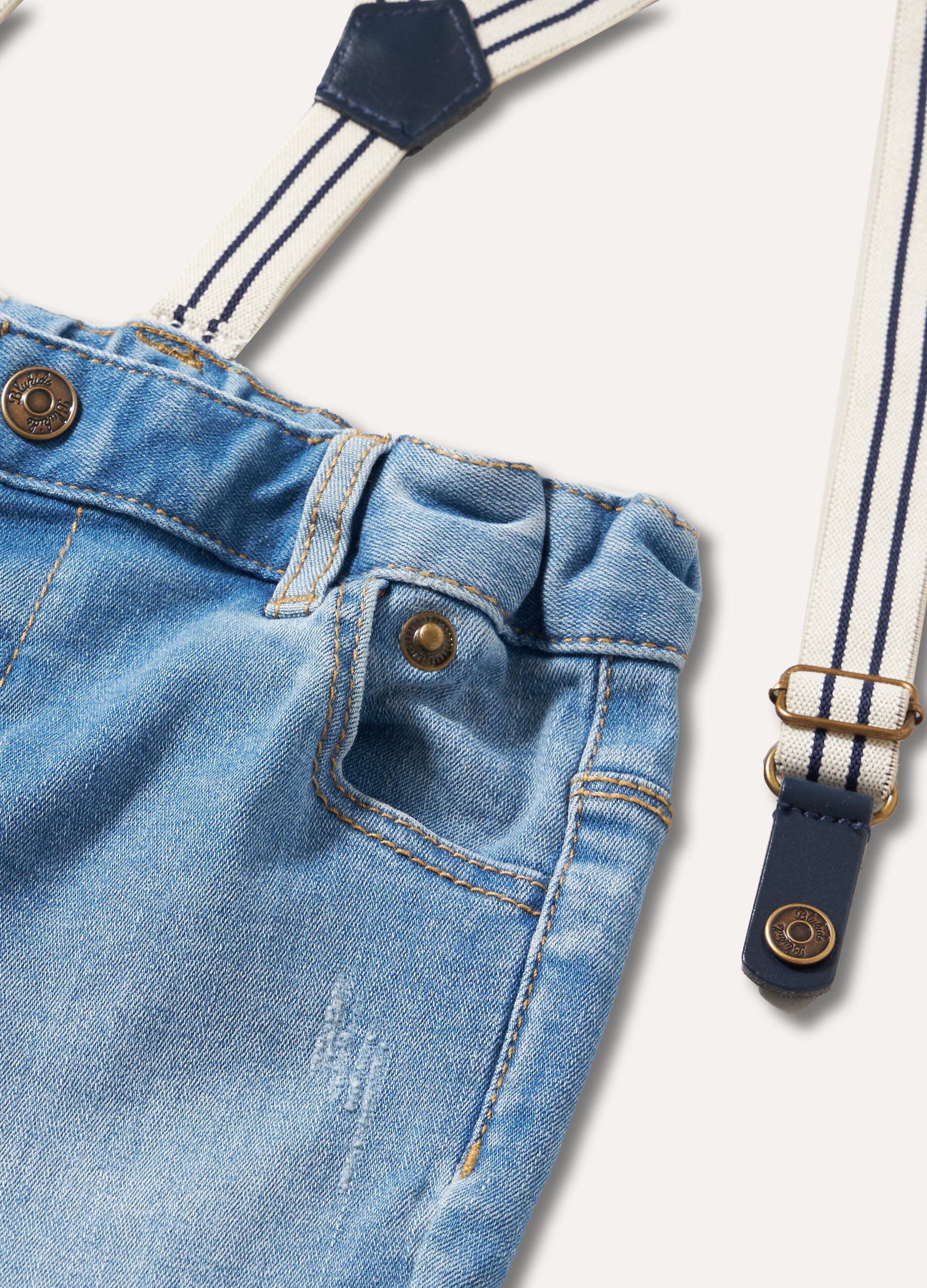 Jeans con bretelle in misto cotone neonato_1