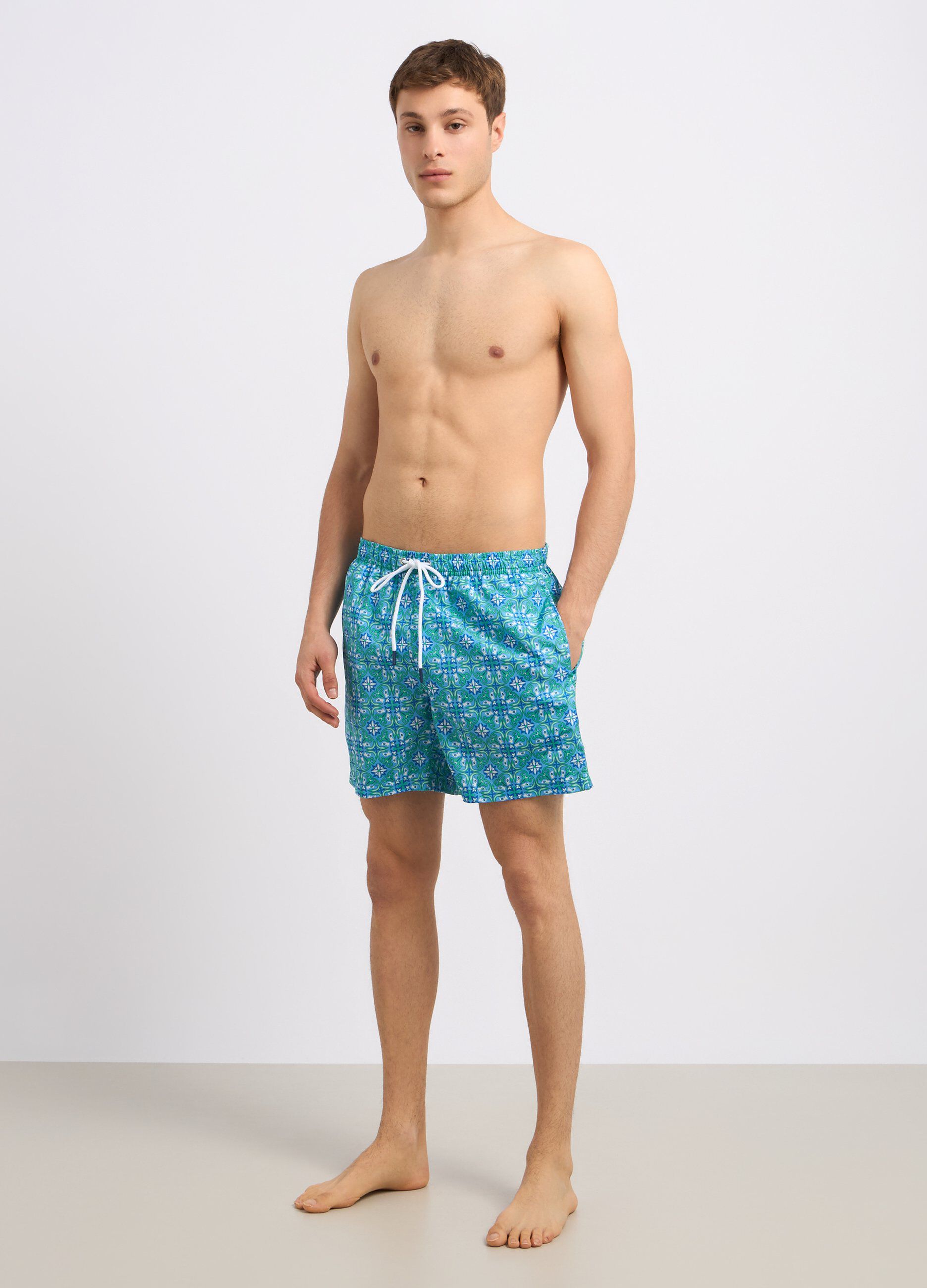 Costume shorts con stampa uomo_0